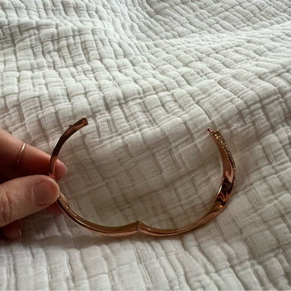 Kate spade Do The Twist Pave Hinged Bangle - Picture 7 of 10